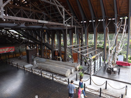 車埕駅前のみやげもの店